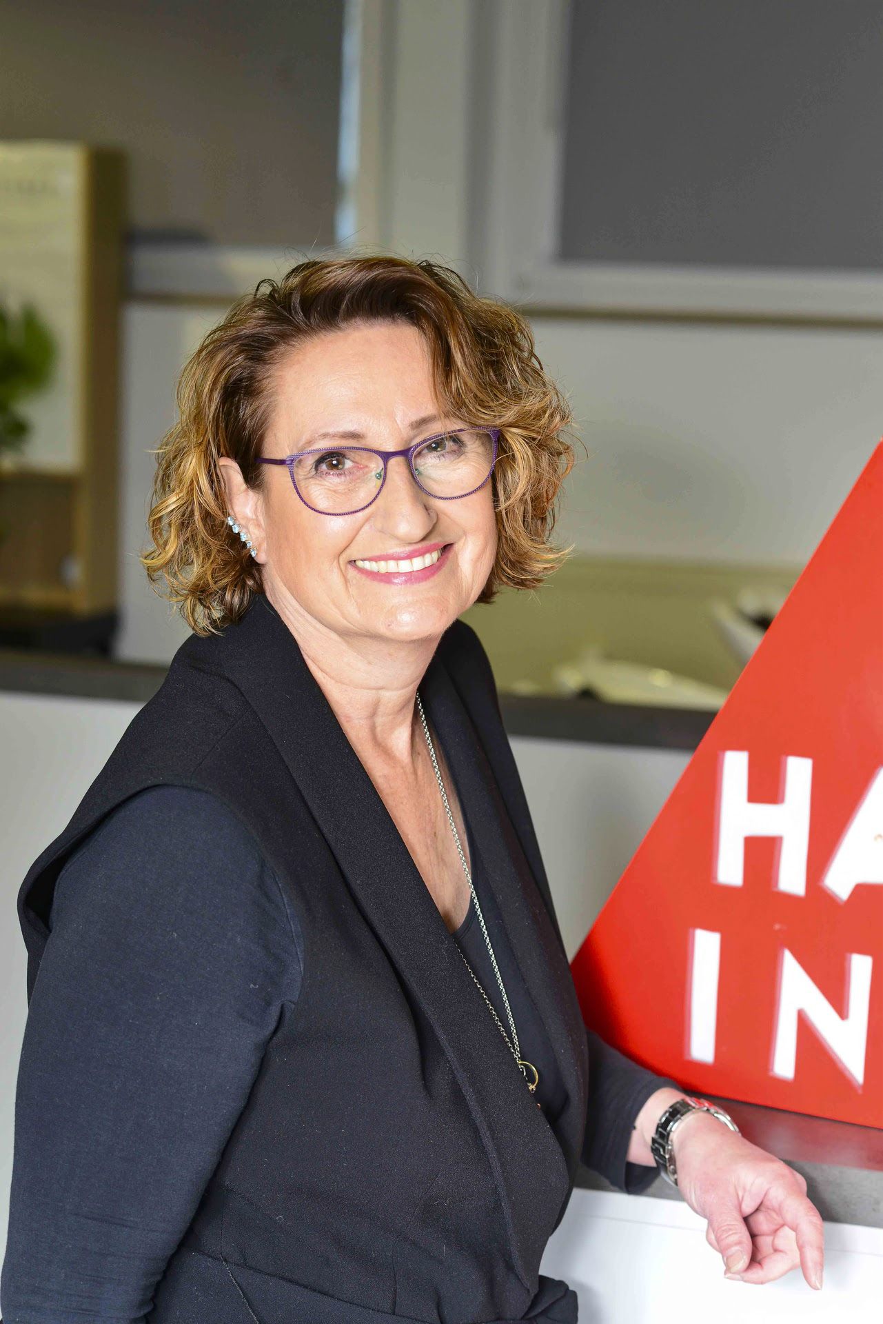 Friseurin mit jahrzehntelanger Erfahrung